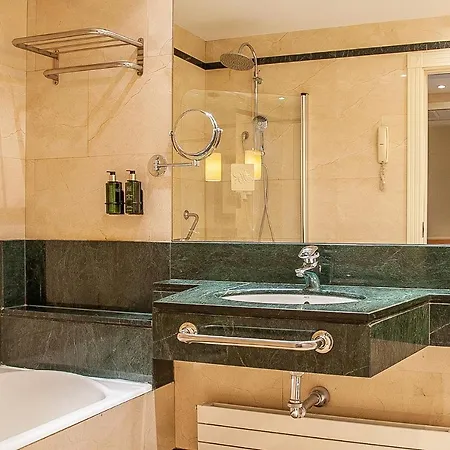 Hotel Recoletos 4*