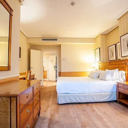 Hotel Recoletos 4*