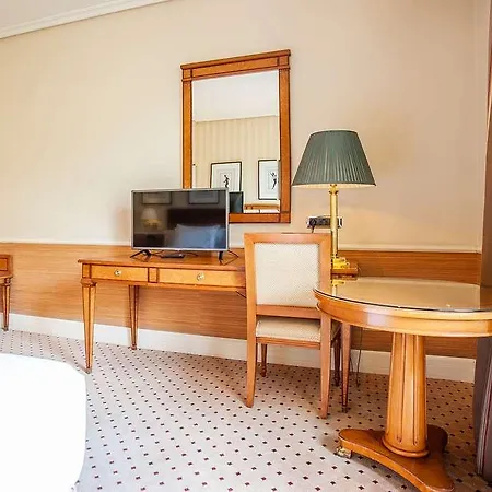 Recoletos Hotel 4*