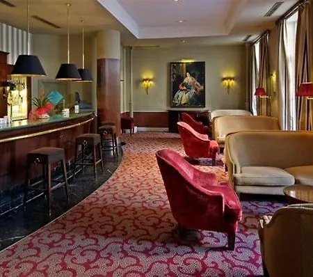 ホテル Recoletos 4*