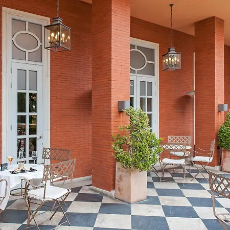 ホテル Recoletos 4*