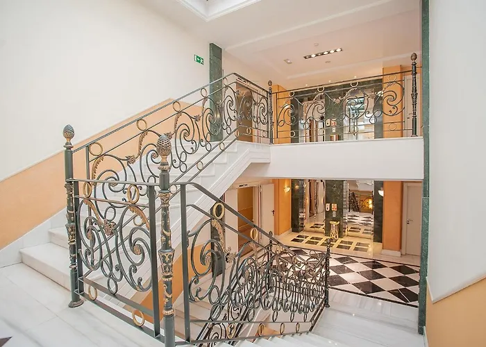 ホテル Recoletos 4*