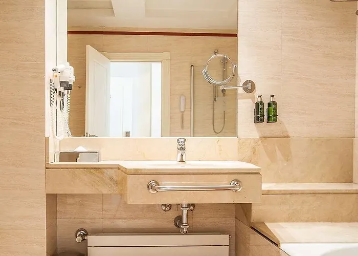 ホテル Recoletos バリャドリド