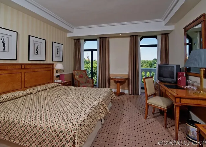 ホテル Recoletos バリャドリド