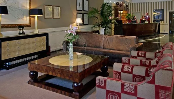 ホテル Recoletos 4*