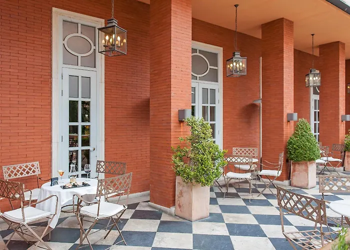 ホテル Recoletos 4*